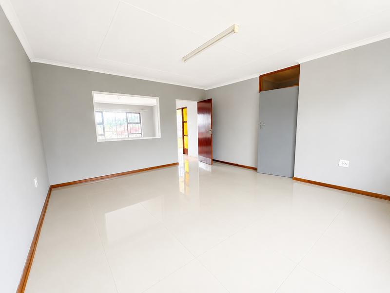 To Let 4 Bedroom Property for Rent in Northcrest Eastern Cape